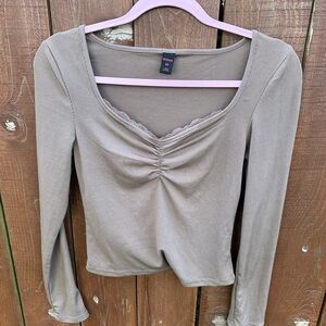 Cute brown open neck top🤎